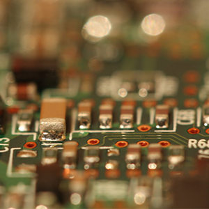 三星貼片電容代理告訴你車載領域看重的什么？